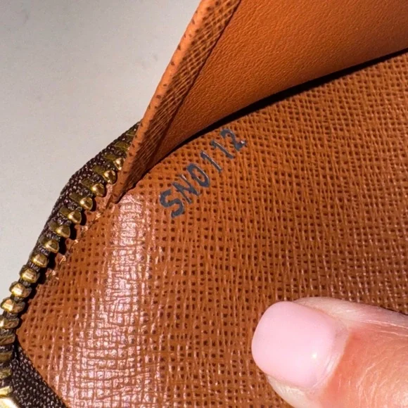 Louis Vuitton Brown and Gold Monogram Zip Wallet - Picture 8 of 16